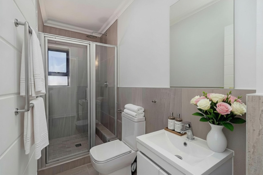 1 Bedroom Property for Sale in Table View Western Cape
